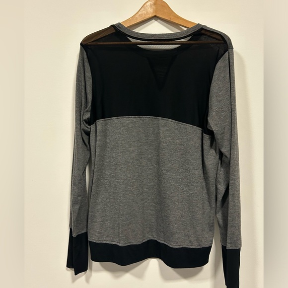 Long sleeve shirt with mesh - Picture 2 of 2